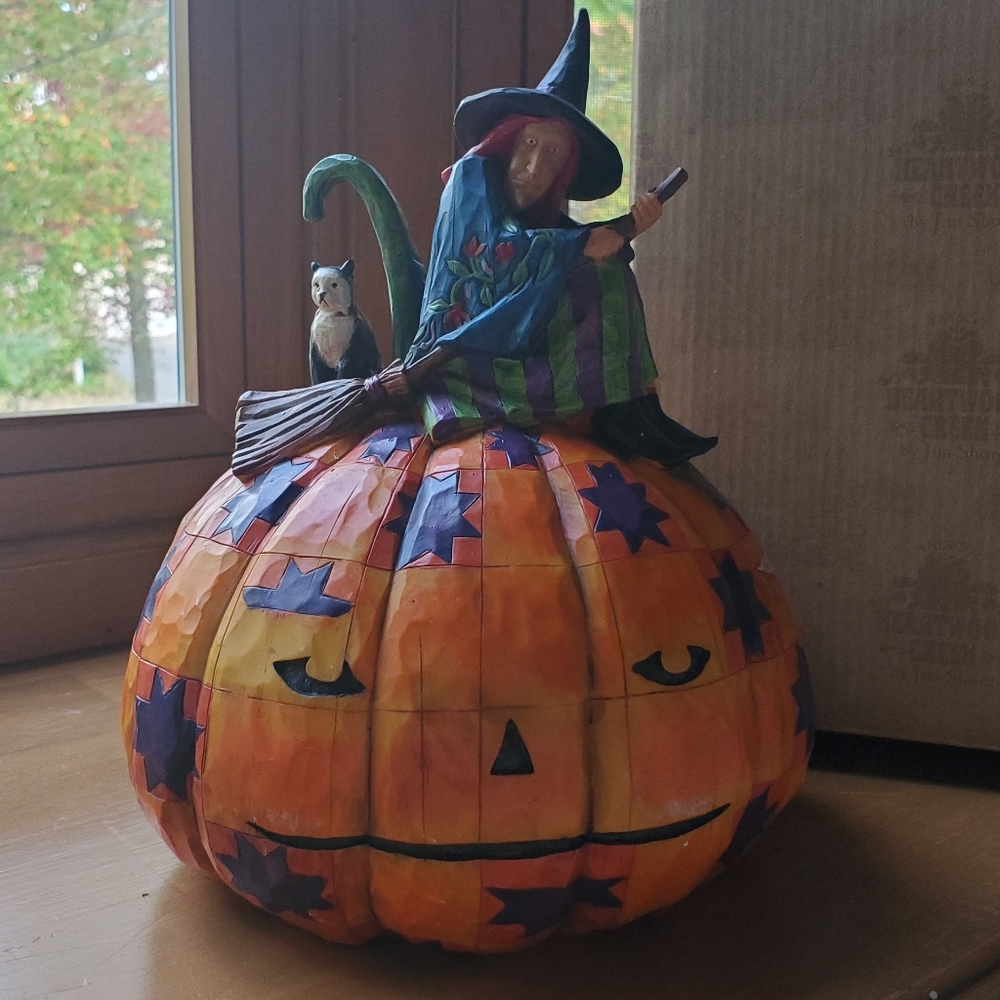 Heartwood Creek by Jim Shore 4002853 Witch On Pumpkin "An Eerie Eve Awaits"